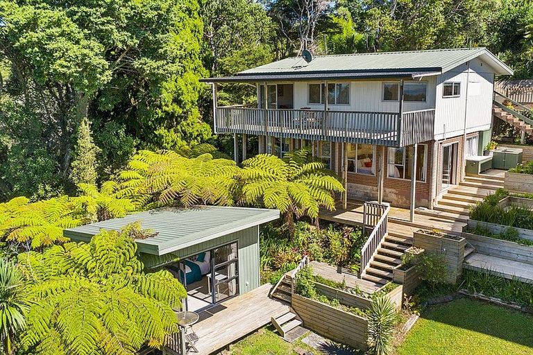 Photo of property in 742 South Titirangi Road, Titirangi, Auckland, 0604