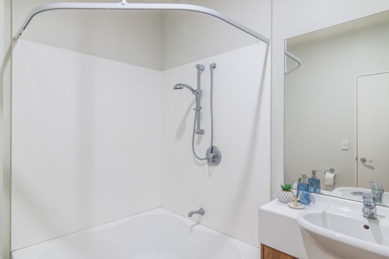 Photo of property in Stadium Garden Flats, 308/107 Thorndon Quay, Pipitea, Wellington, 6011