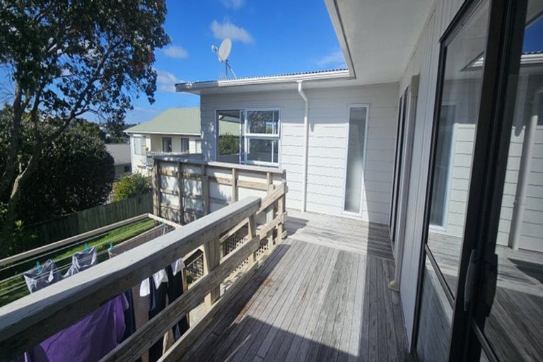 Photo of property in 11 Jean Place, Stanmore Bay, Whangaparaoa, 0932