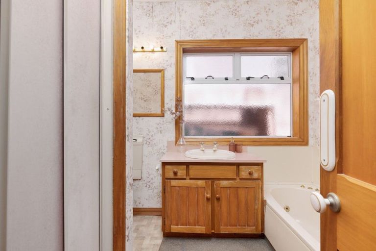 Photo of property in 37 Forrester Drive, Welcome Bay, Tauranga, 3112