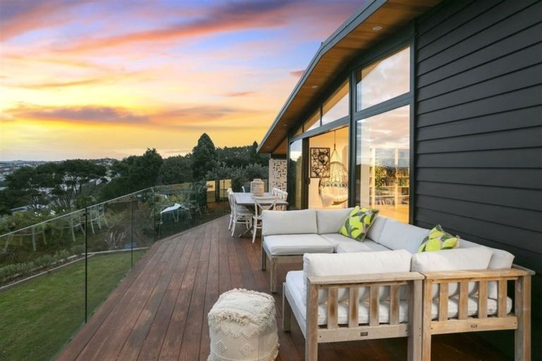 Photo of property in 10 Hillcrest Road, Hatfields Beach, Orewa, 0931