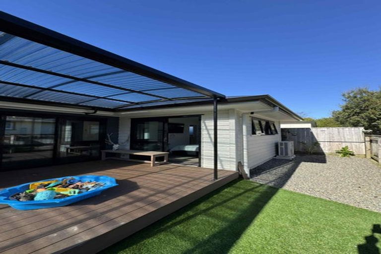 Photo of property in 19a Faulke Avenue, Wainuiomata, Lower Hutt, 5014