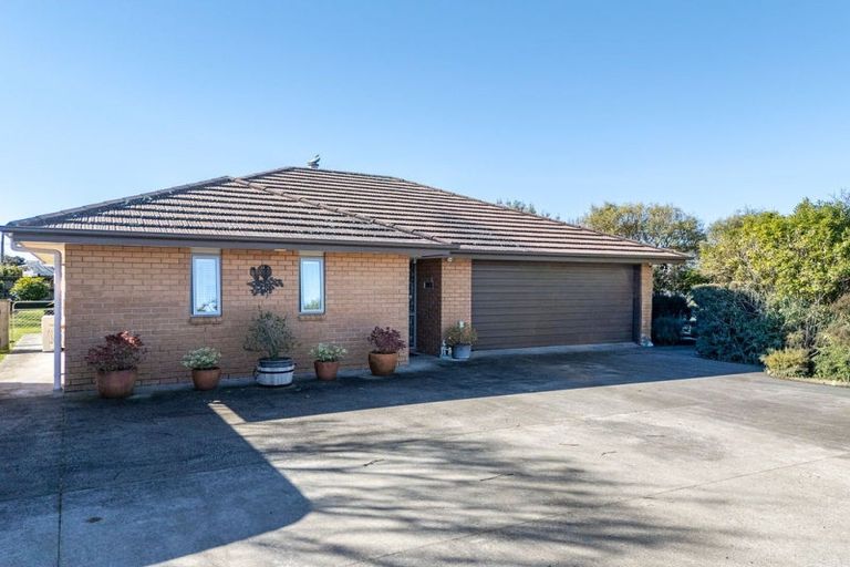 Photo of property in 3 Tararua Crescent, Carterton, 5713