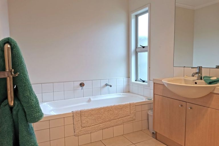 Photo of property in 59 Pyle Road West, One Tree Point, 0118