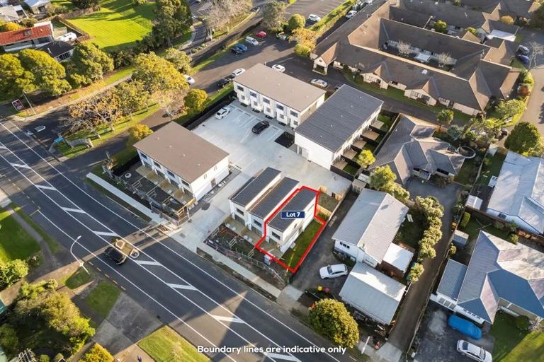 Photo of property in 7/101 Botany Road, Botany Downs, Auckland, 2010