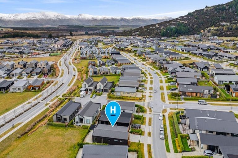 Photo of property in 42 Obelisk Street, Wanaka, 9305