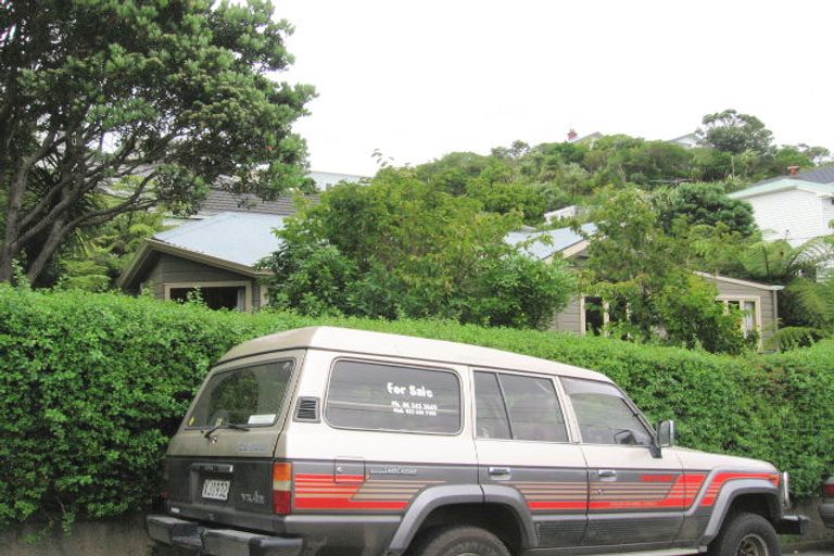 Photo of property in 15 Harland Street, Brooklyn, Wellington, 6021