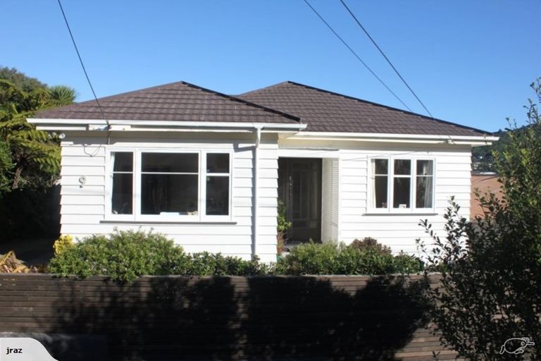 Photo of property in 9 Woburn Road, Northland, Wellington, 6012