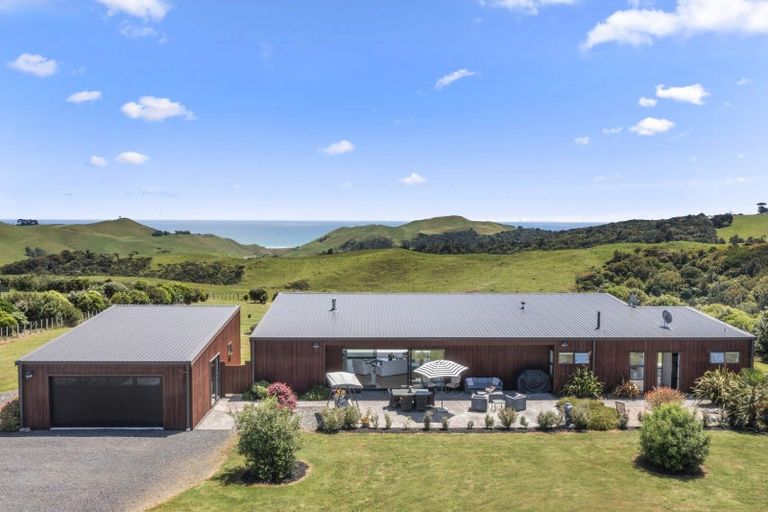 Photo of property in 812 Ruapuke Road, Raglan, 3296