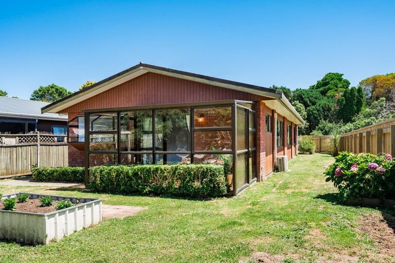 Photo of property in 15 Wedgewood Grove, Raumati Beach, Paraparaumu, 5032