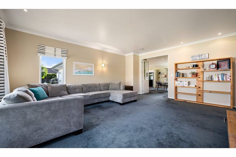 Photo of property in 12 Springwater Avenue, Northwood, Christchurch, 8051