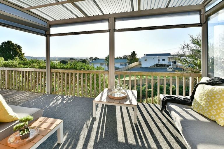Photo of property in 15 Hand Road, Helensville, 0800