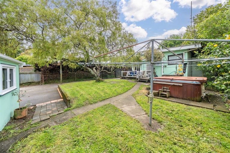 Photo of property in 16 Maymorn Road, Te Marua, Upper Hutt, 5018