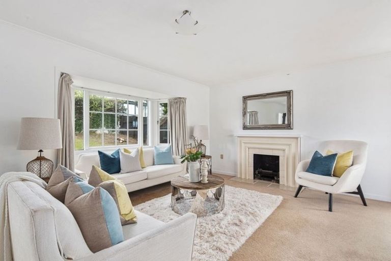 Photo of property in 127 Forrest Hill Road, Forrest Hill, Auckland, 0620