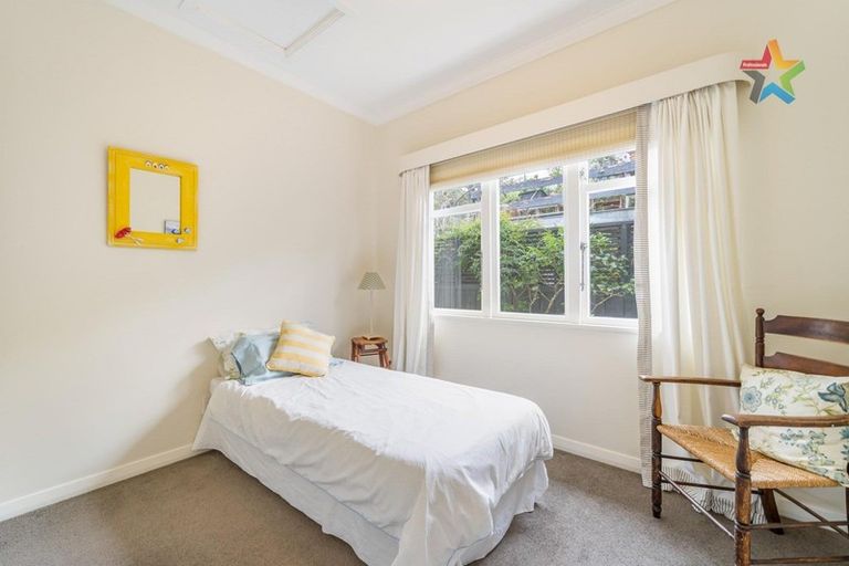 Photo of property in 377 Muritai Road, Eastbourne, Lower Hutt, 5013