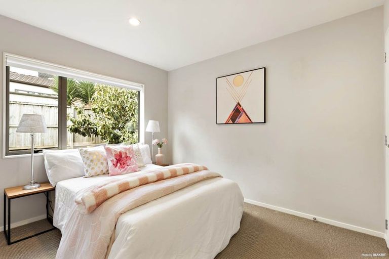 Photo of property in 6 Lucca Crescent, Flat Bush, Auckland, 2019