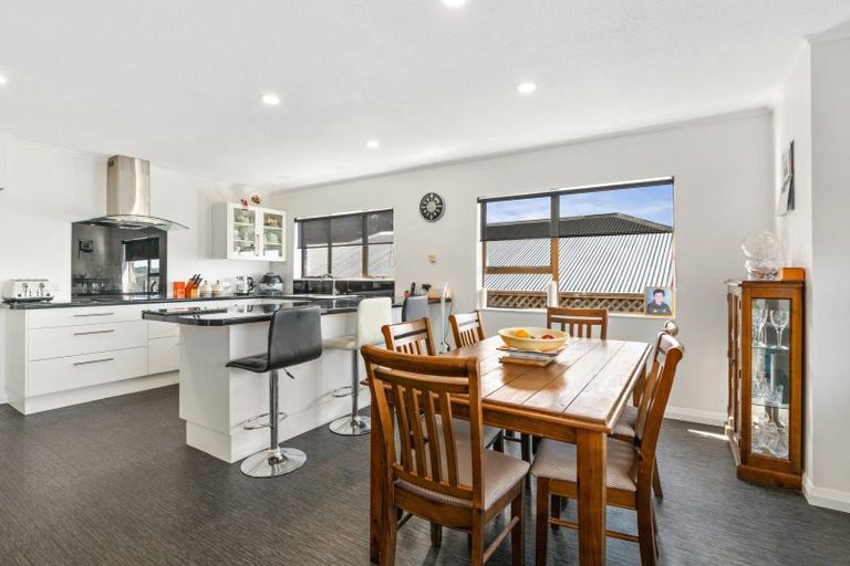 Photo of property in 7 Sunnyview Drive, Brown Owl, Upper Hutt, 5018