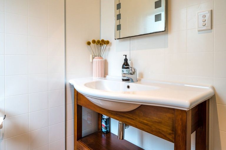 Photo of property in 17 Glen Brook Road, Omiha, Waiheke Island, 1081