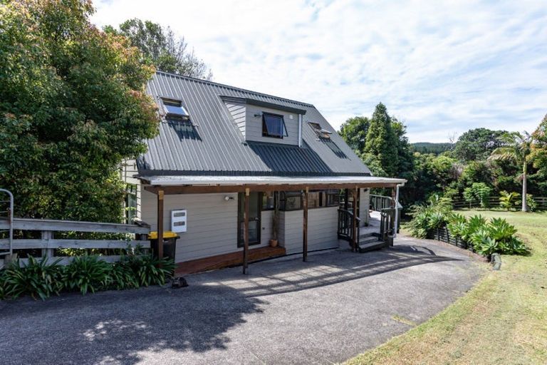 Photo of property in 115 Onemana Drive, Onemana, Whangamata, 3691