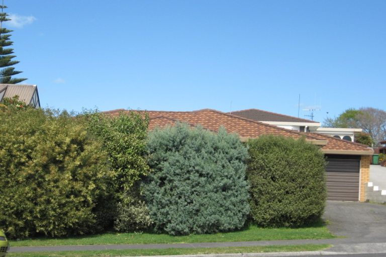 Photo of property in 16 Esmeralda Street, Welcome Bay, Tauranga, 3112