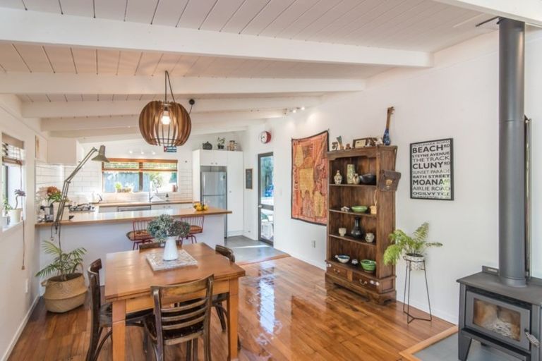 Photo of property in 34 Gavin Road, Raumati Beach, Paraparaumu, 5032