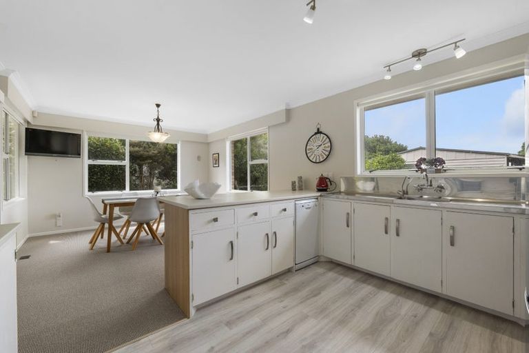 Photo of property in 3 Climie Crescent, Hawera, 4610