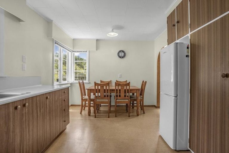 Photo of property in 52 Dover Road, Wainuiomata, Lower Hutt, 5014