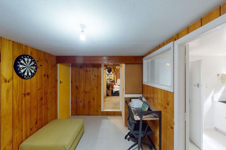 Photo of property in 255 Cambridge Street, Levin, 5510