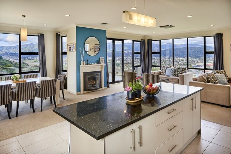 Photo of property in 15 Swain Grove, Riverstone Terraces, Upper Hutt, 5018