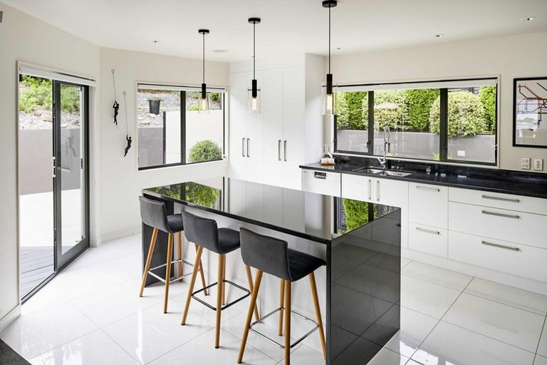 Photo of property in 17 Paremata Drive, Paremata, Porirua, 5024