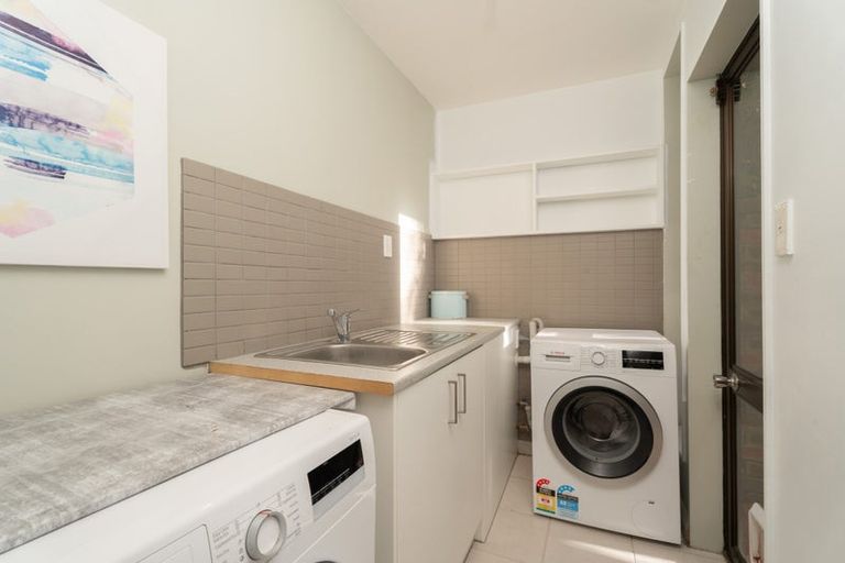 Photo of property in 37 Greyfriars Crescent, Tawa, Wellington, 5028