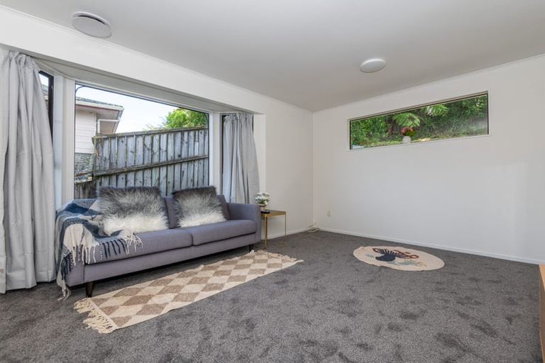 Photo of property in 23 Dominica Crescent, Grenada Village, Wellington, 6037