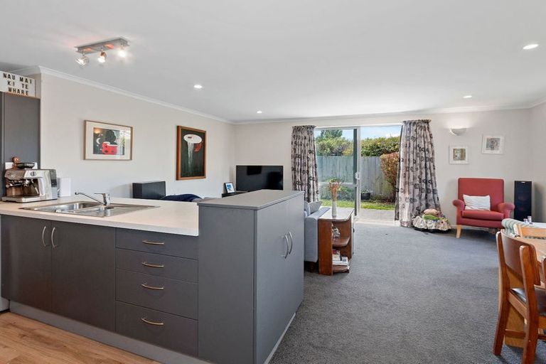 Photo of property in 73b Somerfield Street, Somerfield, Christchurch, 8024