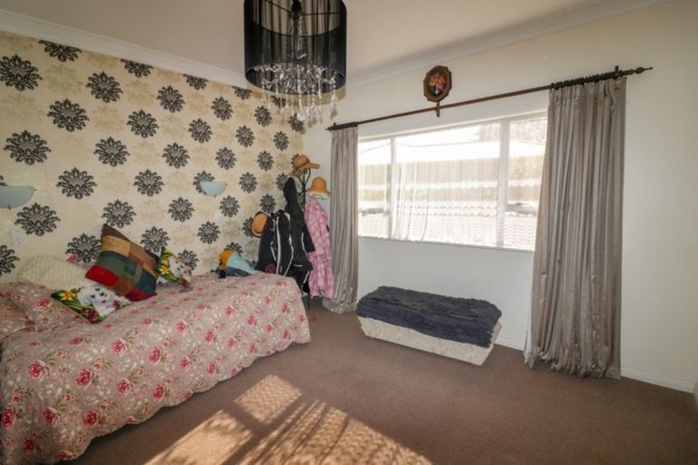 Photo of property in 32 Queen Street, Dannevirke, 4930