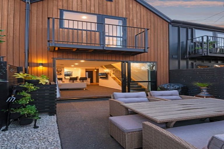 Photo of property in 15f Cheltenham Street, Merivale, Christchurch, 8014