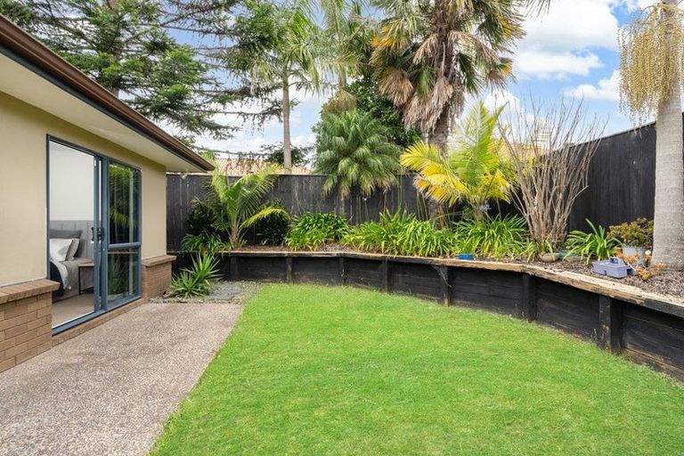 Photo of property in 4 Adrigole Place, East Tamaki, Auckland, 2013
