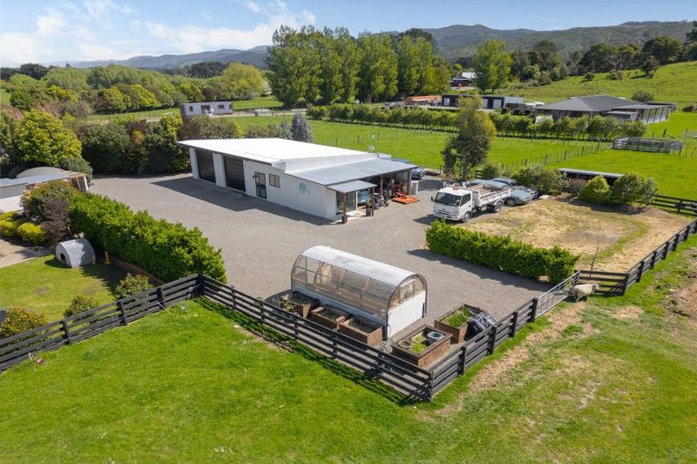 Photo of property in 546 Belvedere Road, Carrington, Carterton, 5791