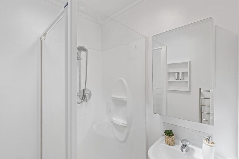 Photo of property in 2/6 Ingram Street, Papakura, 2110