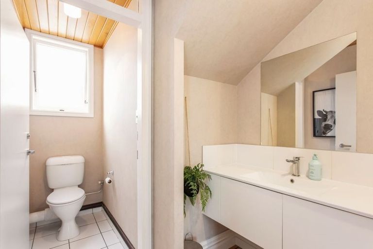 Photo of property in 11 Stormont Place, Avonhead, Christchurch, 8042