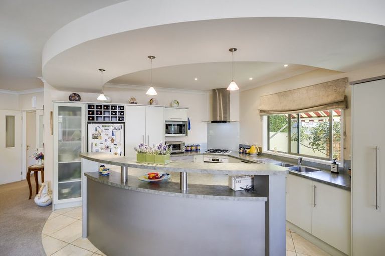 Photo of property in 86 Kensington Drive, Taradale, Napier, 4112