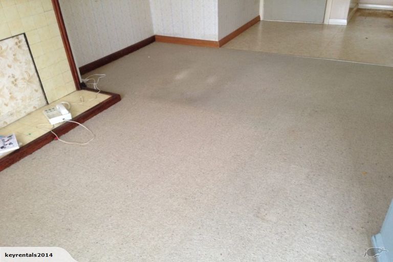 Photo of property in 82-88 Strand Crescent, Naenae, Lower Hutt, 5011