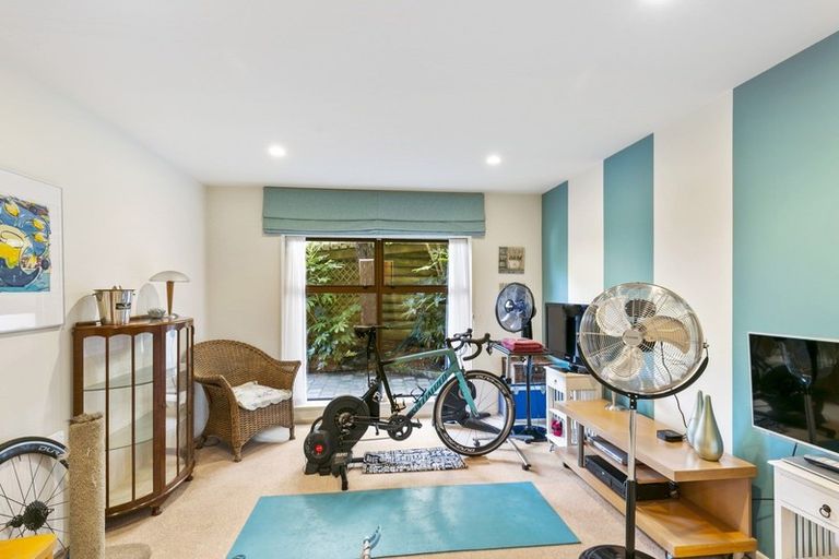 Photo of property in 24 Satara Crescent, Khandallah, Wellington, 6035