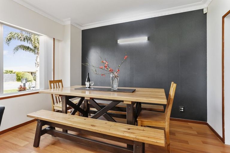 Photo of property in 11 Hadfield Street, Beach Haven, Auckland, 0626