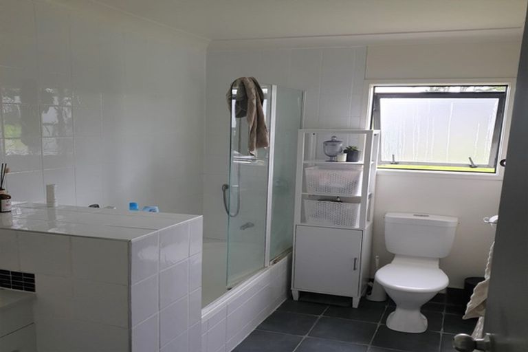 Photo of property in 16 Karioitahi Road, Waiuku, 2123