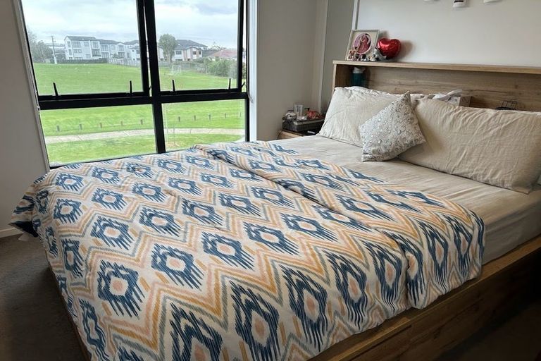 Photo of property in 43 Te Aparangi Road, Papakura, 2110