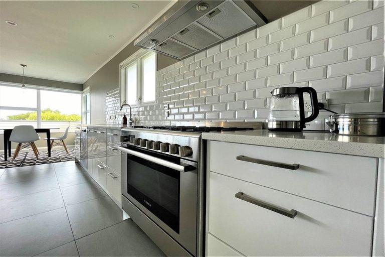 Photo of property in 21 Seon Place, Birkdale, Auckland, 0626