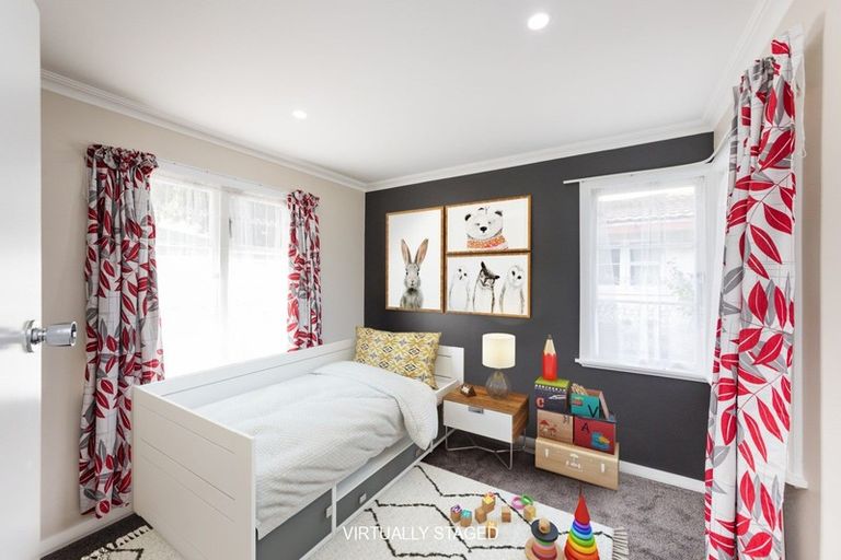 Photo of property in 17 Botanical Road, Takaro, Palmerston North, 4412