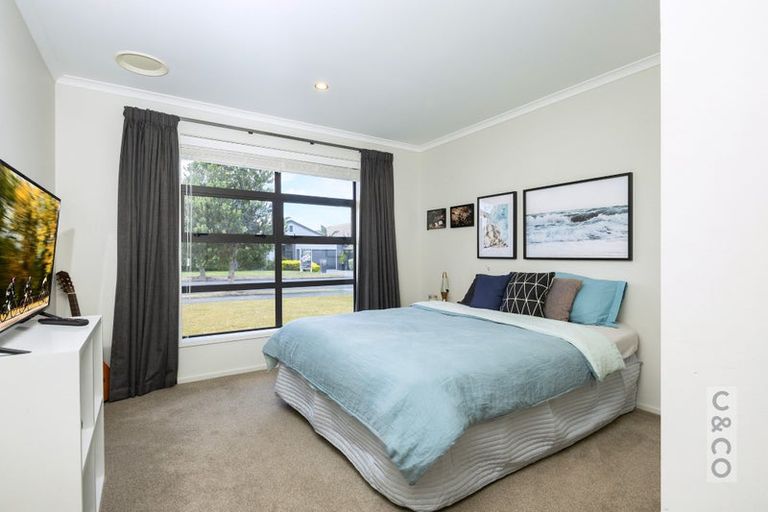 Photo of property in 10 Pohutukawa Parade, Riverhead, 0820