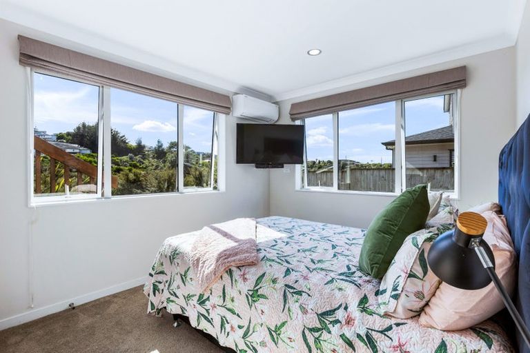Photo of property in 9 Taraire Place, Orewa, 0931