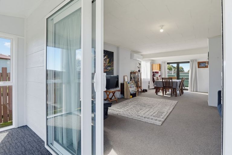 Photo of property in 64 Rhodes Drive, Kelvin Grove, Palmerston North, 4414